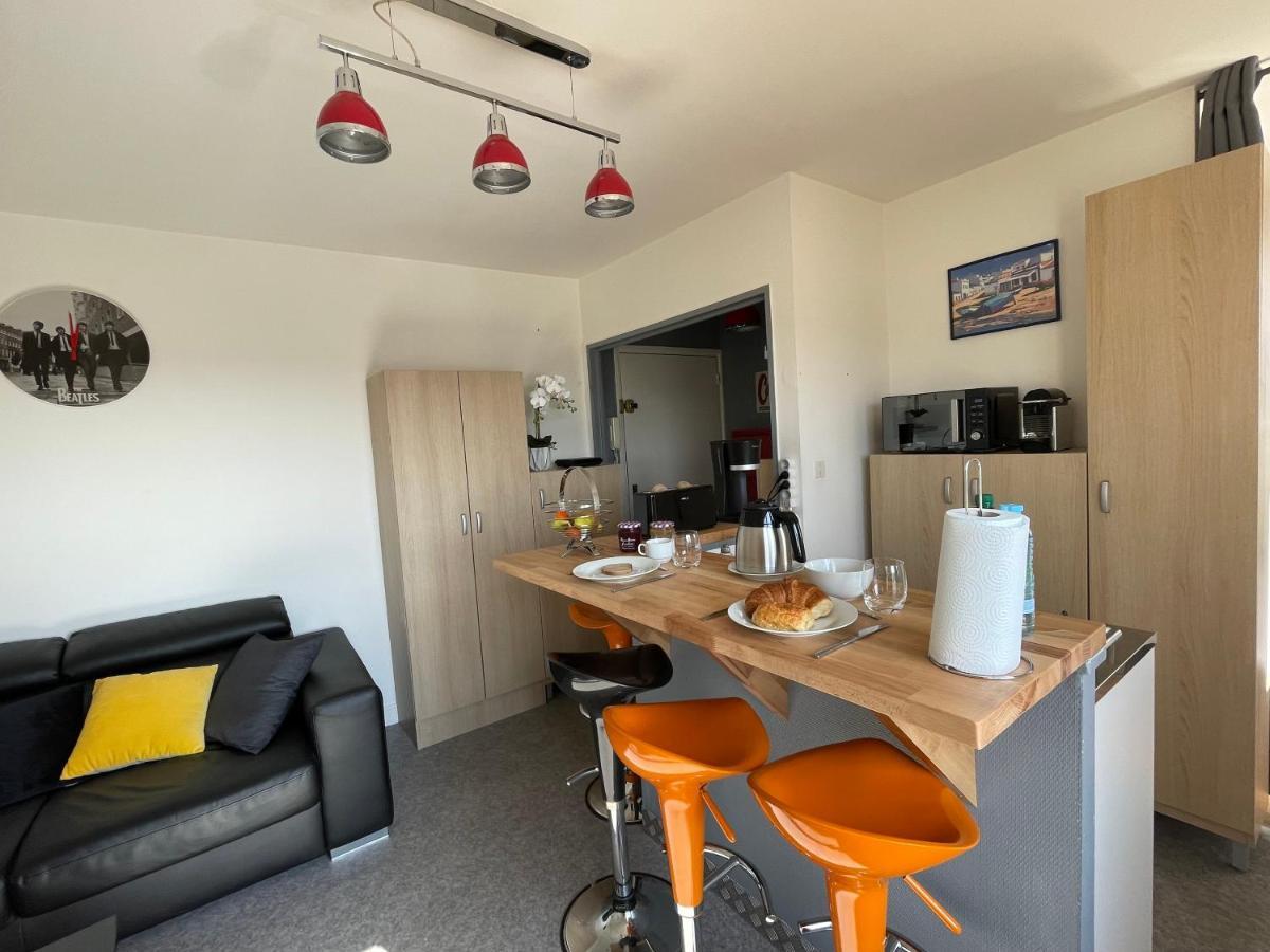 Appartement Chaleureux , Cosy, Bien Equipe Et Bien Place スダン エクステリア 写真